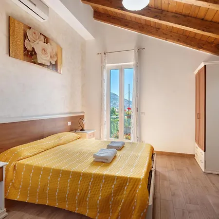 Degli Dei 阿杰罗拉