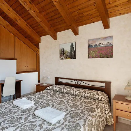 Degli Dei 阿杰罗拉